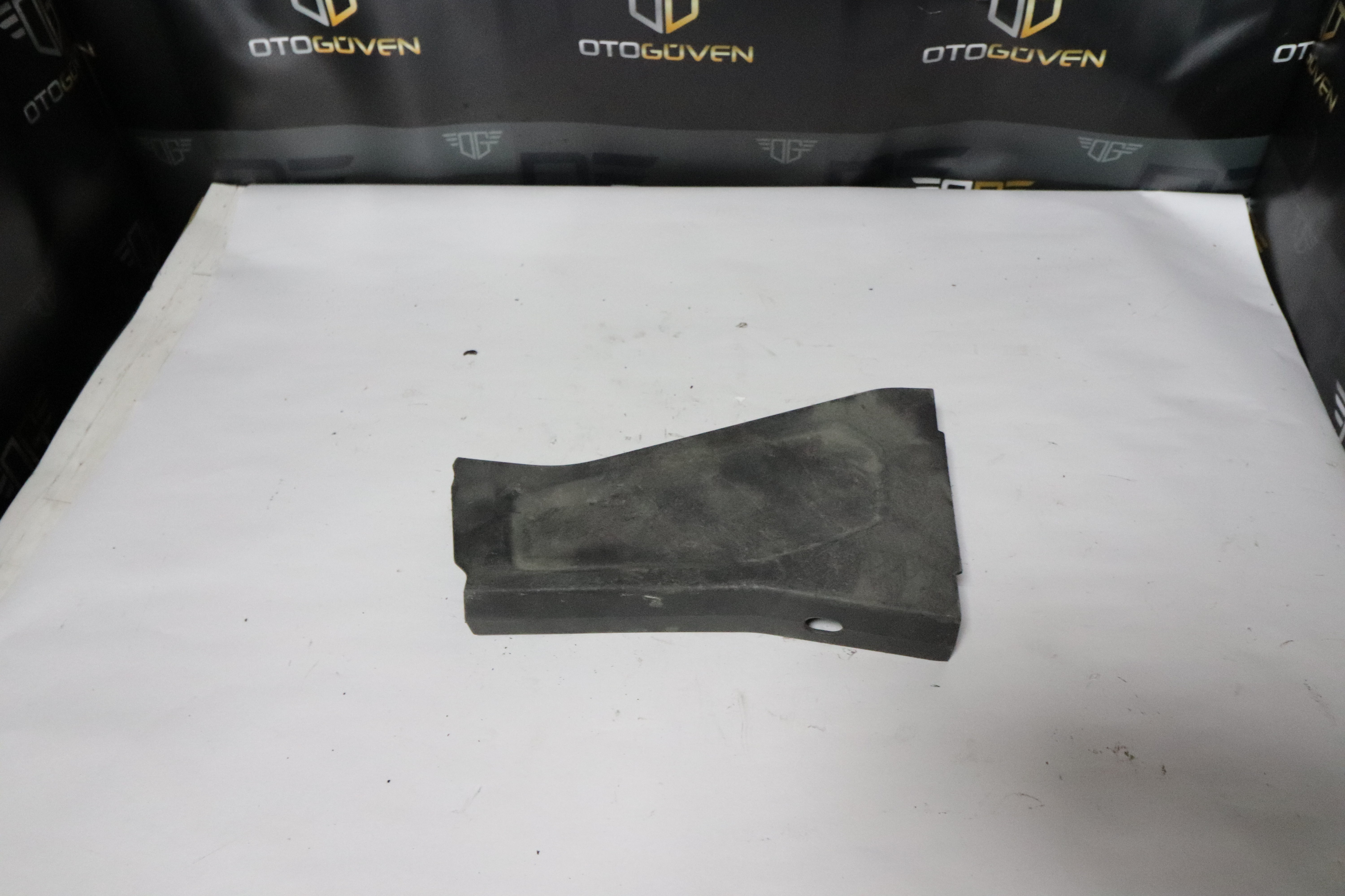 CUSTOM ARKA DİREK PLASTİĞİ