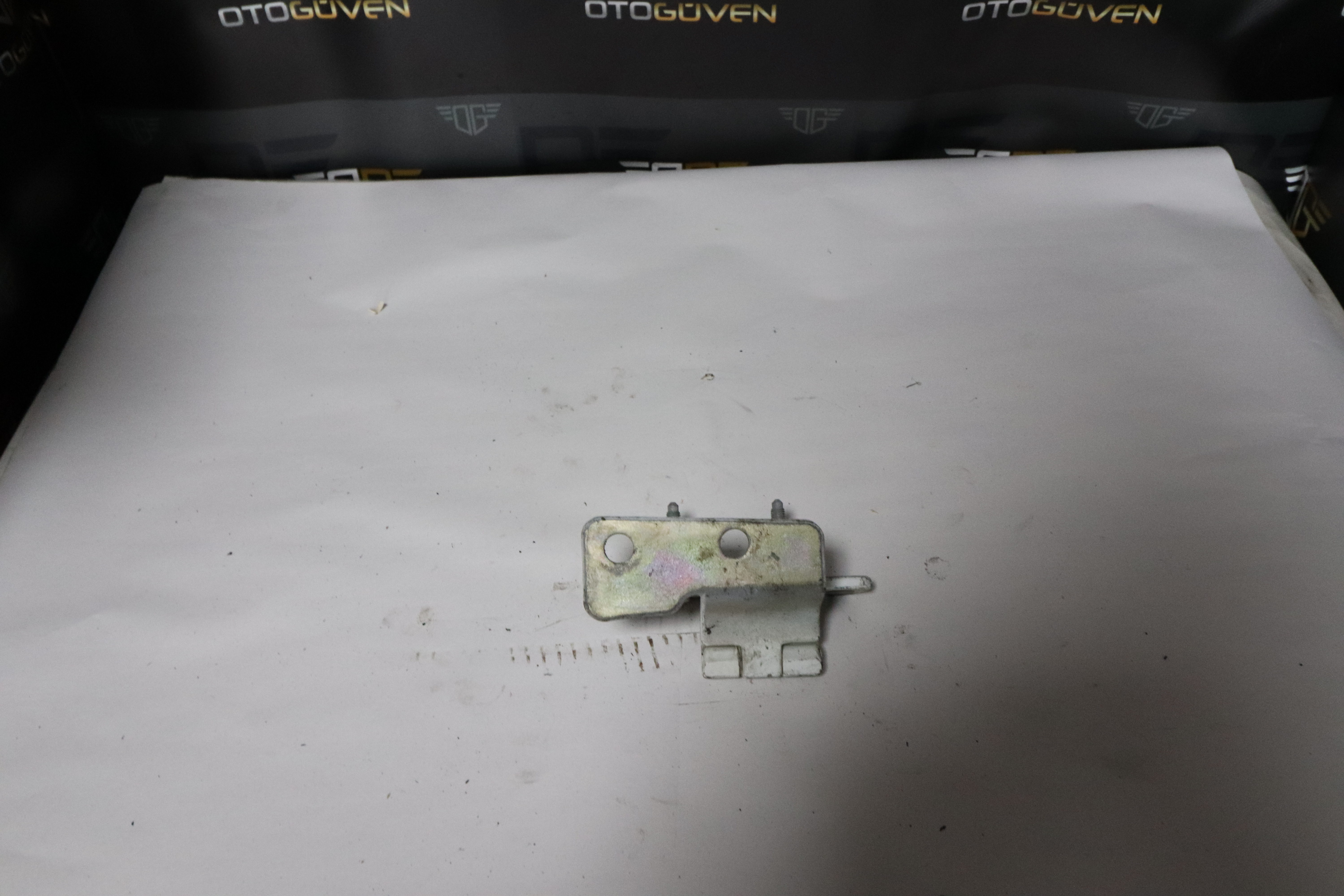 CUSTOM GÖĞÜS SAC DEMİR