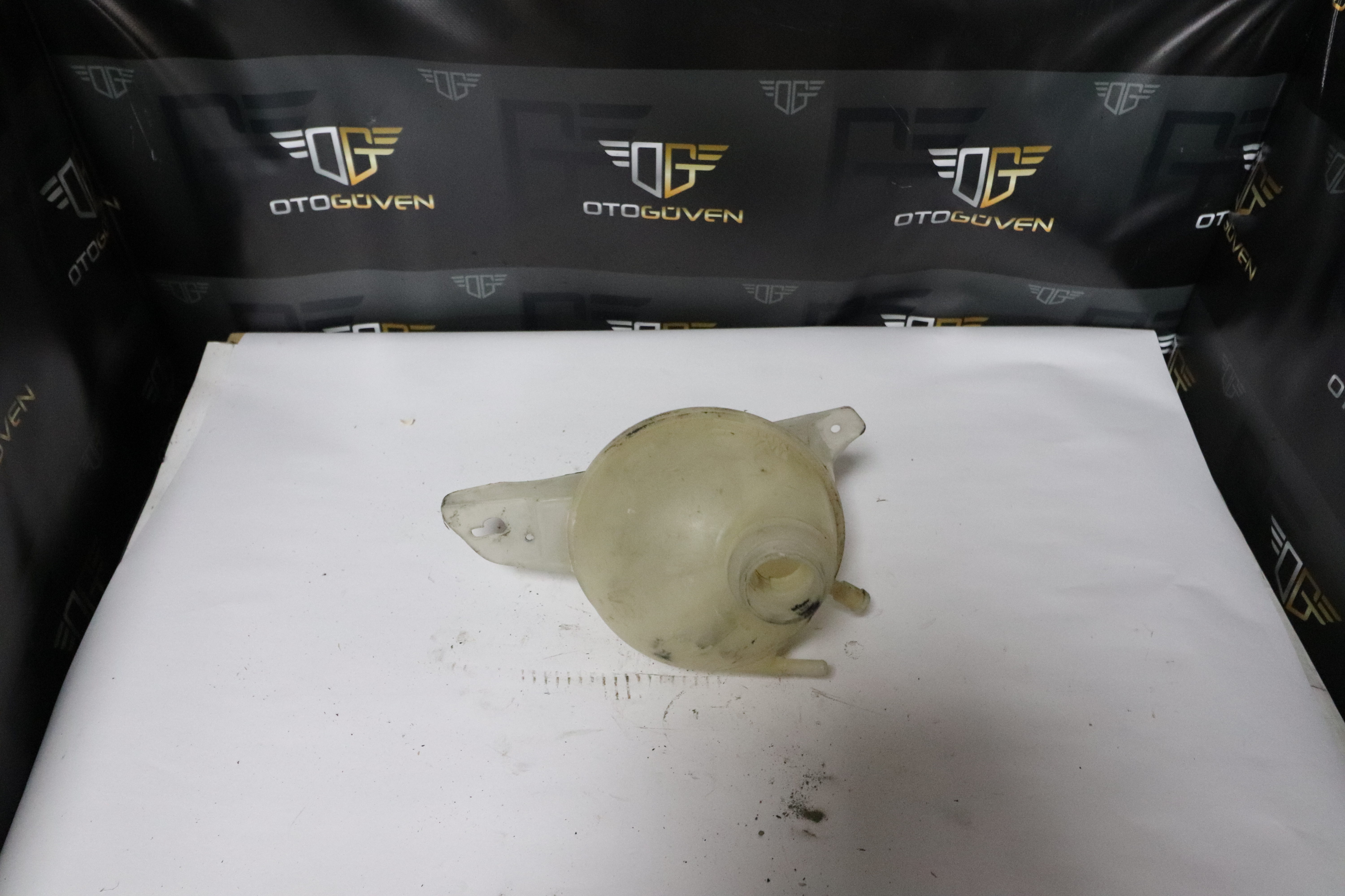 CUSTOM RADYATÖR SU BİDONU