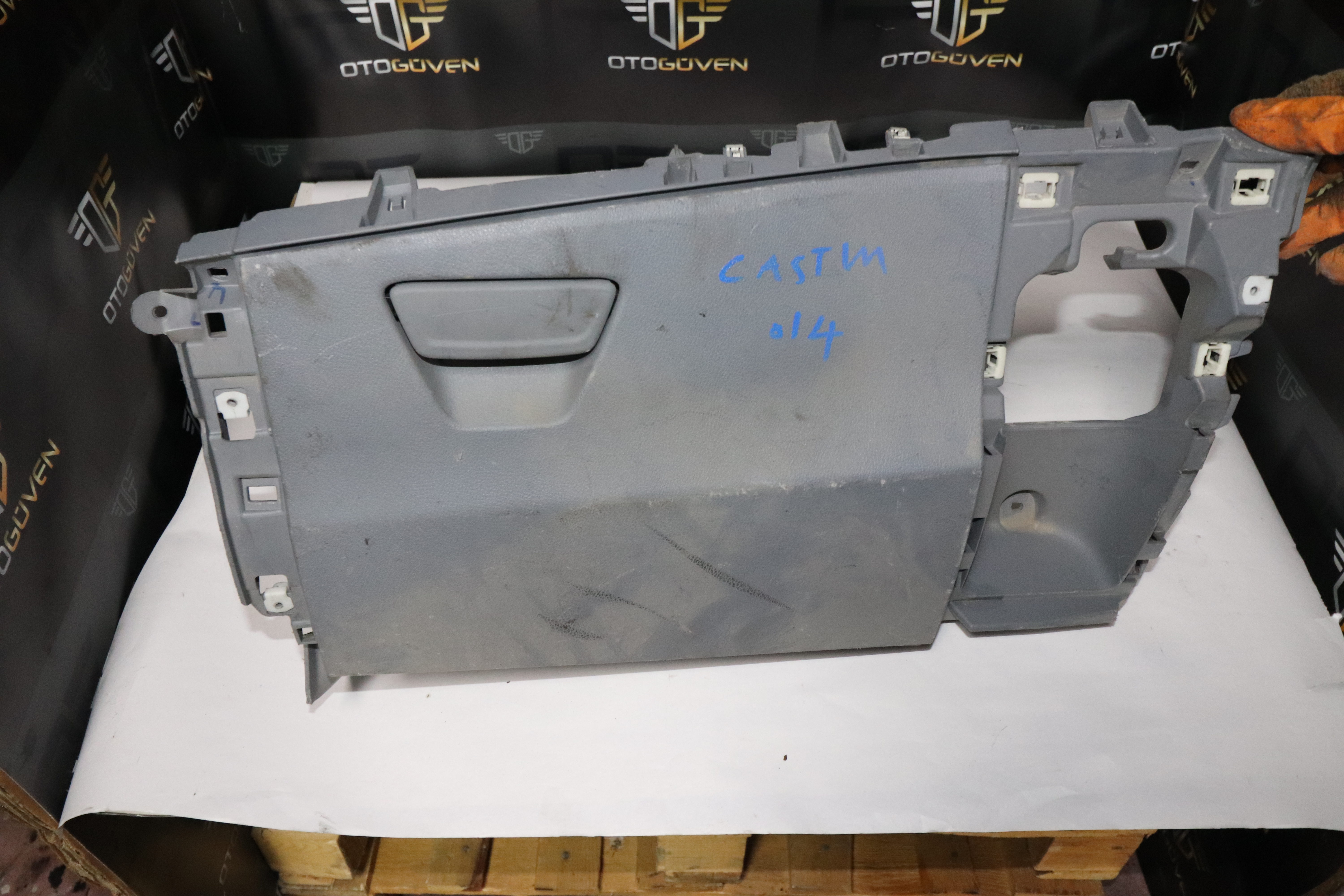 CUSTOM TORPİDO KAPAĞI