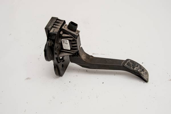 Ford Transit 2012–2017 Gaz Pedalı