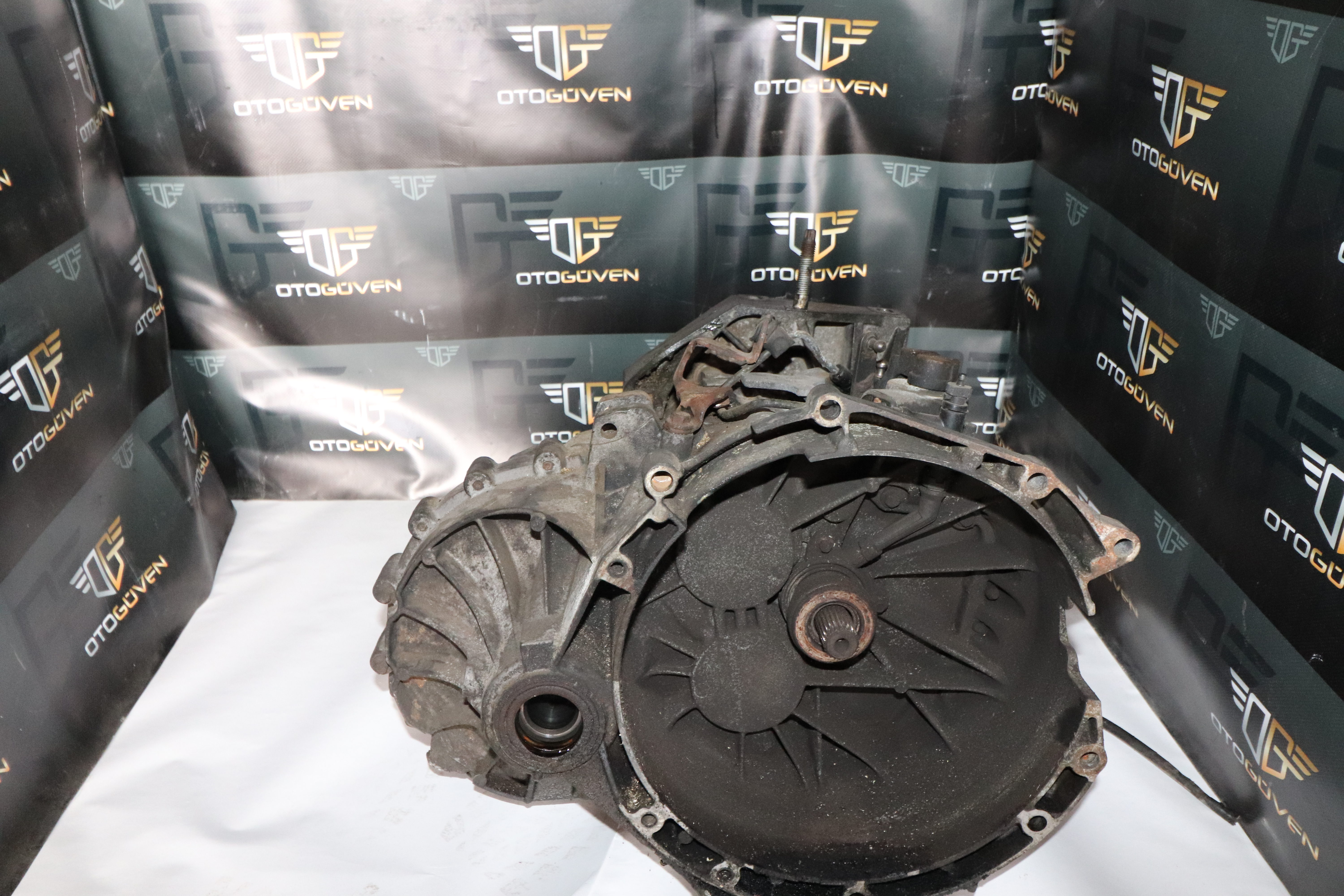 TRANSİT 2.2 ÖNDEN ÇEKER 6 İLERİ ŞANZIMAN