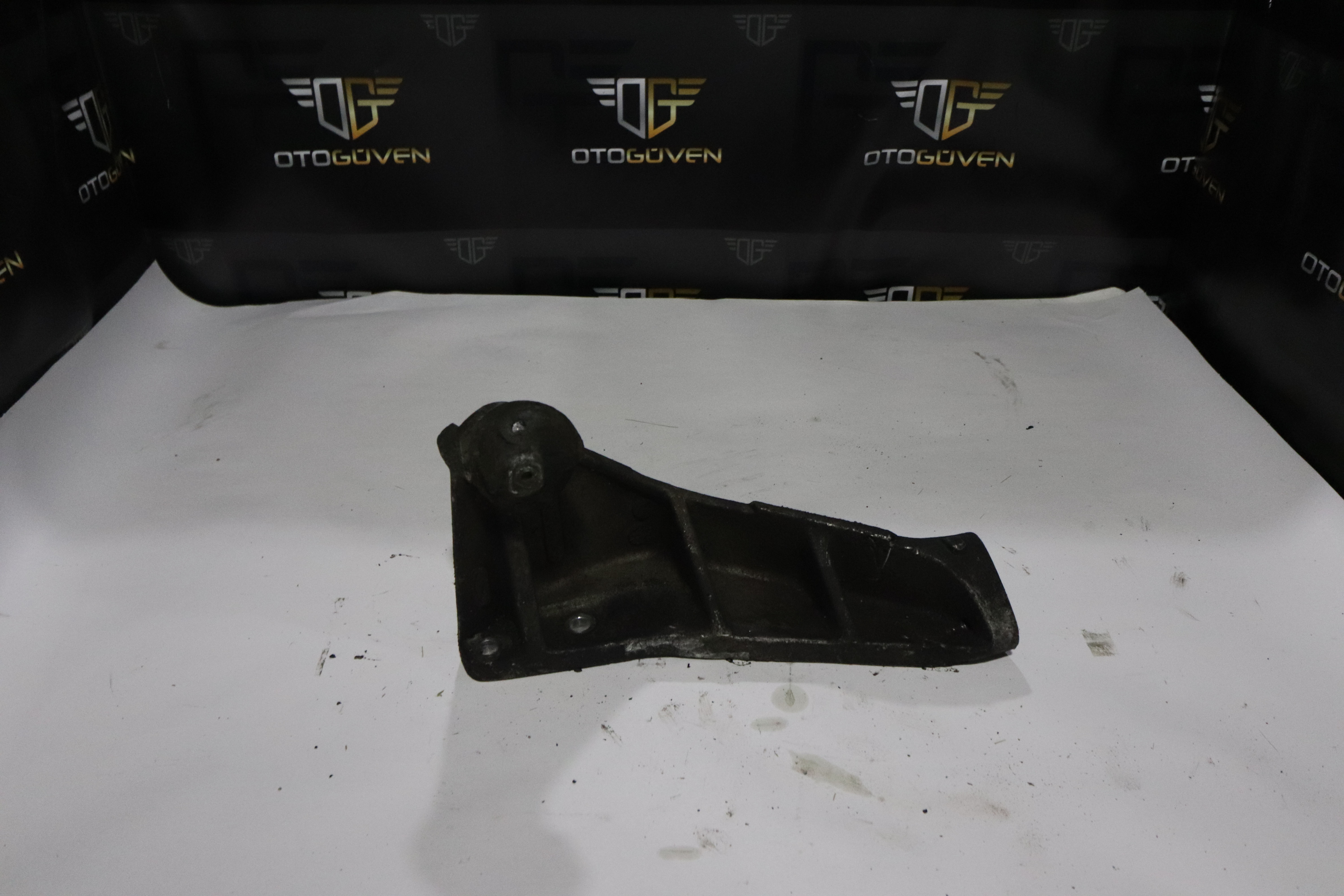 TRANSİT T15 MOTOR KULAĞI (2)