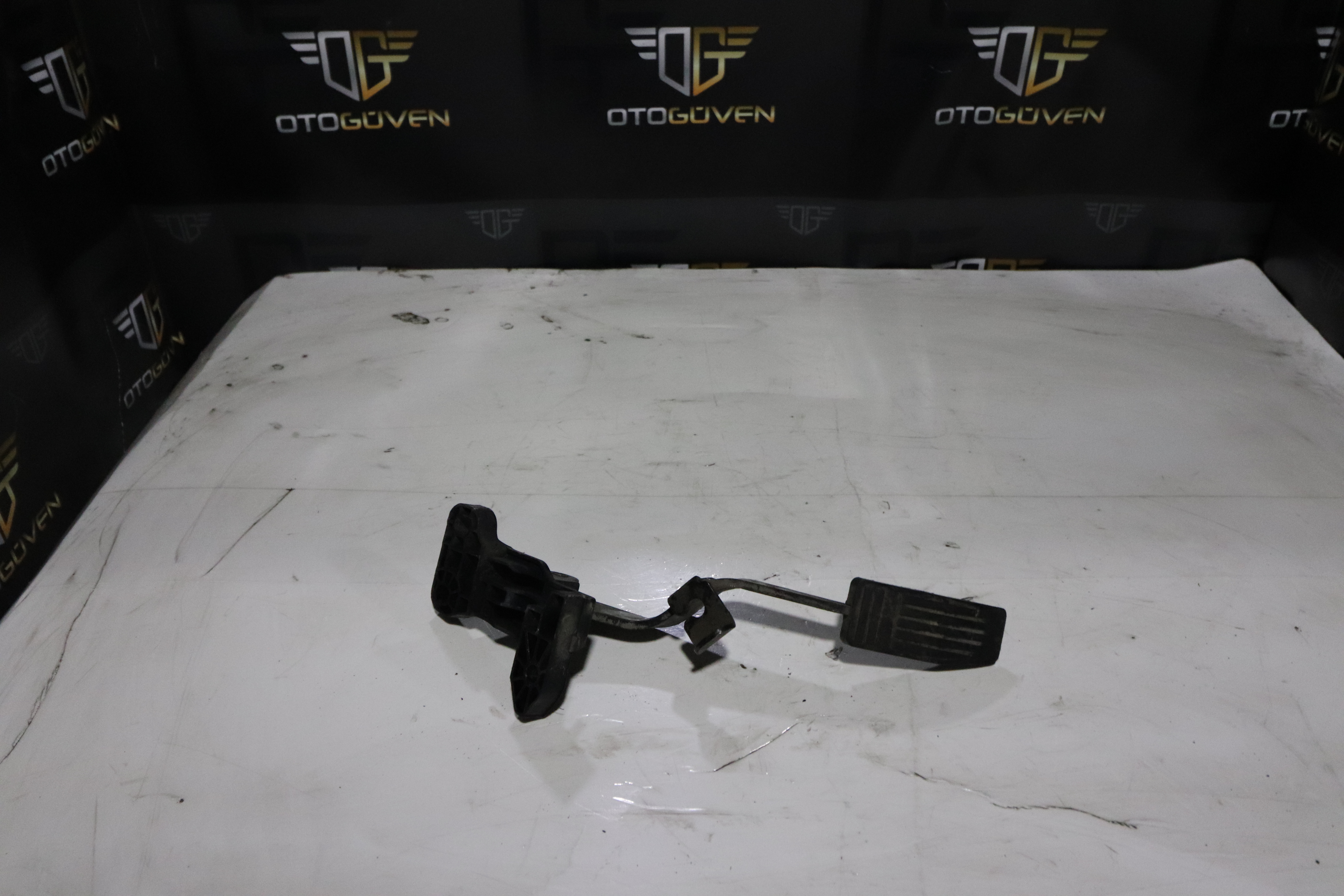 TRANSİT V184 GAZ PEDALI