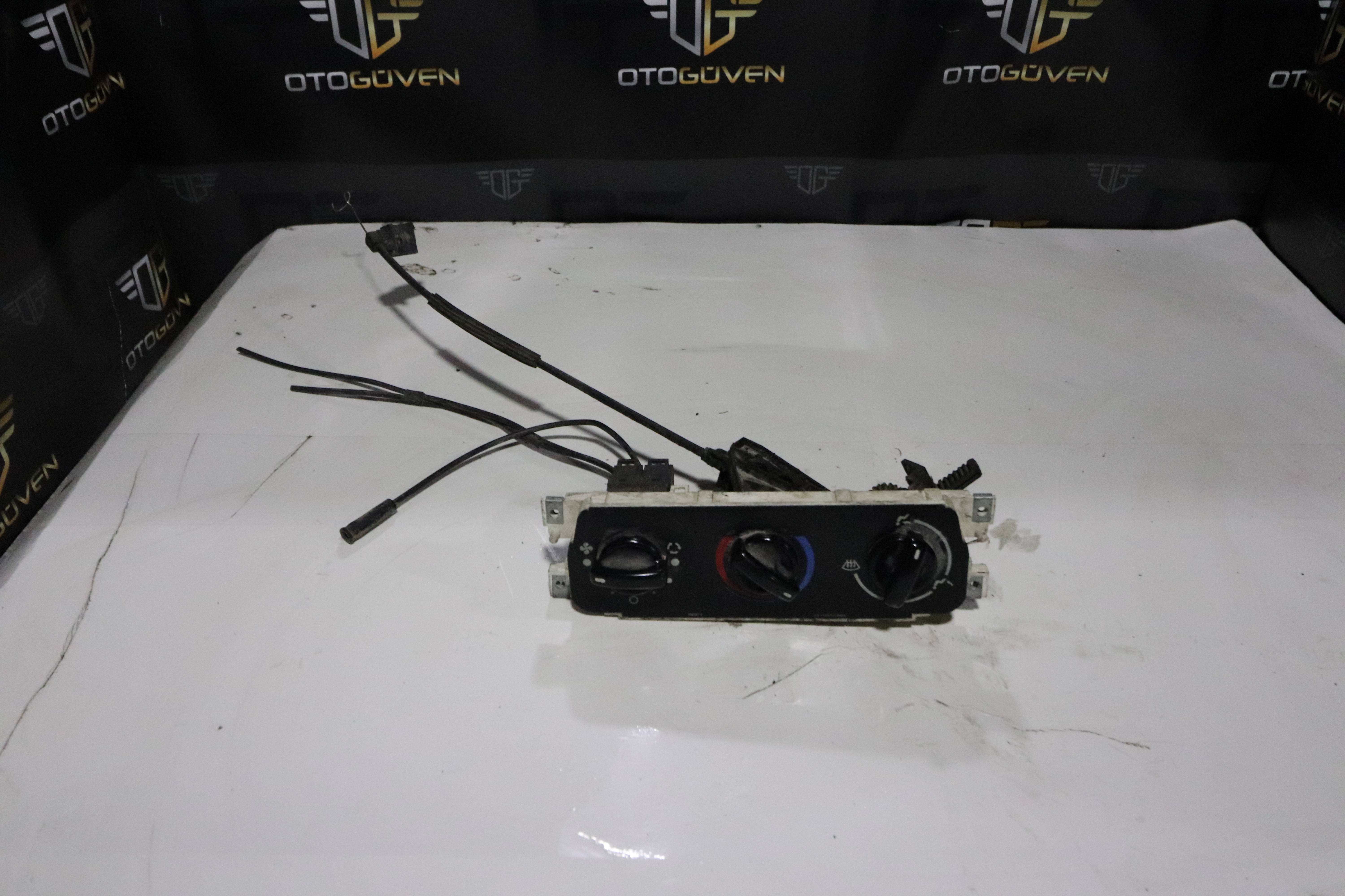 TRANSİT V184 KLİMA DÜĞMESİ